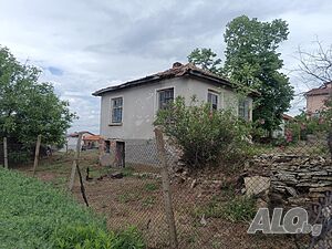 стара къща на един етаж в гр. Средец Одноэтажный 50 кв.м РЗП 555 кв.м двор | Дома/Дачи | Средец