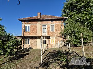 Монолитна къща с голям двор Двухэтажный 200 кв.м РЗП 2590 кв.м двор | Дома/Дачи | Бяла река
