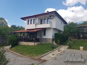 Монолитна къща в сърцето на Еленския балкан Двухэтажный 120 кв.м РЗП 440 кв.м двор | Дома/Дачи | Елена
