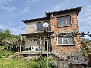 Двуетажна тухлена къща с гараж - с. Вонеща вода Двухэтажный 130 кв.м РЗП 950 кв.м двор | Дома/Дачи | Вонеща вода