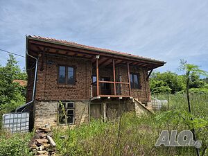 Двуетажна къща с нов покрив Двухэтажный 75 кв.м РЗП 1400 кв.м двор | Дома/Дачи | Вишовград