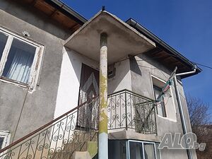 Двуетажна къща, с голям двор Двухэтажный 60 кв.м РЗП 2000 кв.м двор | Дома/Дачи | Царевец