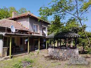 Двуетажна къща, с лешникова градина Двухэтажный 140 кв.м РЗП 2253 кв.м двор | Дома/Дачи | Патреш