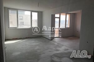 *** Голям тристаен апартамент в супер център! *** Трехкомнатная 129 кв.м Кирпич 2023 г. 1 этаж Первый жилой этаж | Квартиры | Център Хасково
