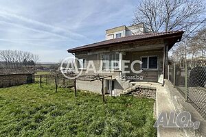 Двуетажна къща с просторен двор в гр. Попово Двухэтажный 158 кв.м РЗП 2539 кв.м двор | Дома/Дачи | . Попово