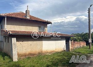 ЕКСКЛУЗИВНО! Продава къща в с. Хотница 655768 Двухэтажный 200 кв.м РЗП 2800 кв.м двор | Дома/Дачи | Хотница