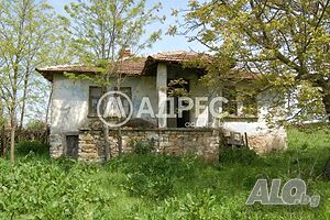 АДРЕС предлага КЪЩА в с. Лесово Одноэтажный 80 кв.м РЗП 2000 кв.м двор | Дома/Дачи | Лесово
