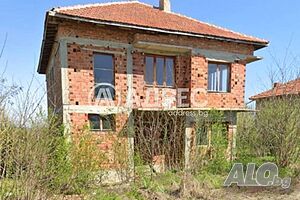 Къща с дворно място в с. Миладиновци Двухэтажный 184 кв.м РЗП 1000 кв.м двор | Дома/Дачи | Миладиновци