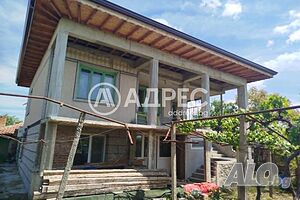 Масивна къща с нов покрив Двухэтажный 158 кв.м РЗП 1374 кв.м двор | Дома/Дачи | Роза