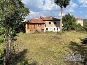 Продавам къща Двухэтажный 80 кв.м РЗП 785 кв.м двор | Дома/Дачи | Гюешево