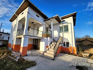 Масивна къща след ремонт в Калугерово Двухэтажный 78 кв.м РЗП 1424 кв.м двор | Дома/Дачи | Голяма махала Калугерово