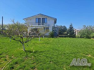 Собственик продава масивна къща Двухэтажный 110 кв.м РЗП 1112 кв.м двор | Дома/Дачи | Тракия