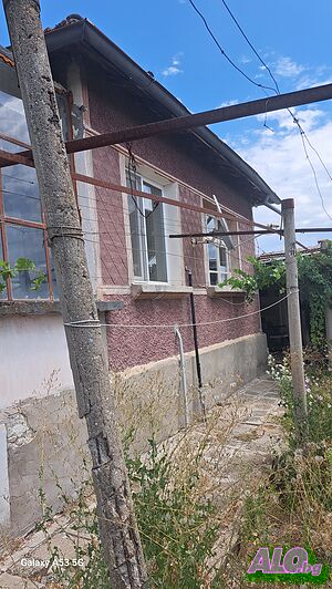 къща с голям двор и склад Одноэтажный 70 кв.м РЗП 1350 кв.м двор | Дома/Дачи | Русокастро