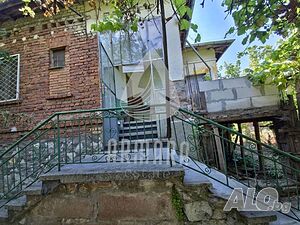 Тухлена къща с двор в село Ново село Двухэтажный 231 кв.м РЗП 886 кв.м двор | Дома/Дачи | Ново село