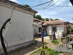 Продават се две къщи с гараж в един двор към централната част на гр. Генерал Тошево за 55 000 € Одноэтажный 160 кв.м РЗП 500 кв.м двор | Дома/Дачи | Генерал Тошево