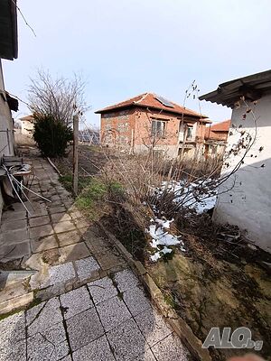 Продава имот в с. Върбица, обл Хасково Двухэтажный 100 кв.м РЗП 1030 кв.м двор | Дома/Дачи | Върбица