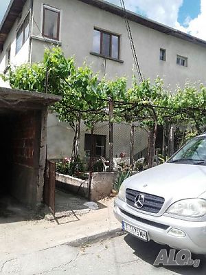 Етаж от къща в гр. Симитли Этаж от дома 105 кв.м РЗП 250 кв.м двор | Дома/Дачи | Симитли