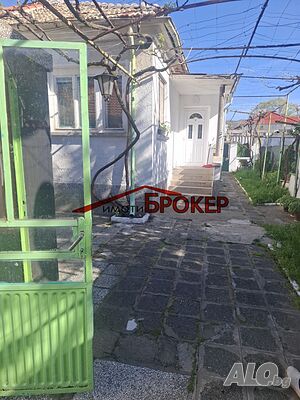 Продава самостоятелна, тухлена къща, Руски квартал, гр. Сливен Одноэтажный 79 кв.м РЗП 207 кв.м двор | Дома/Дачи | Руски квартал Сливен
