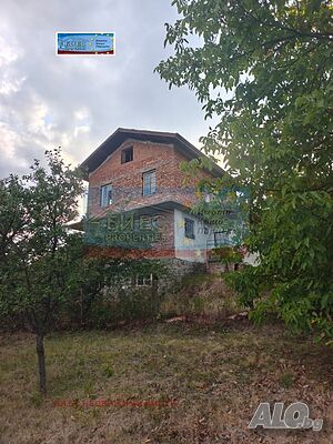 Къща в с. Лобош 157 м² и двор 990 м² Трехэтажный 157 кв.м РЗП 990 кв.м двор | Дома/Дачи | Лобош
