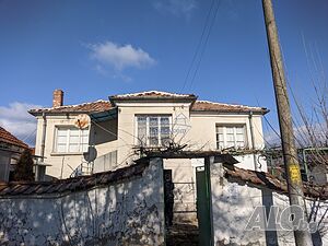 Къща в с. Марково с голям двор и кладенец Стара Загора регион Двухэтажный 120 кв.м РЗП 2000 кв.м двор | Дома/Дачи | Марково