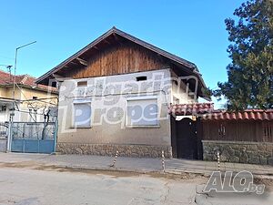 Къща с бизнес имот в голямо село в близост до нова магистрала Одноэтажный 242 кв.м РЗП | Дома/Дачи | Торос