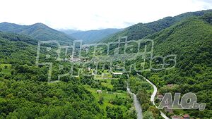 Голям парцел със стара къща и невероятна панорамна гледка край Тетевен Двухэтажный 117 кв.м РЗП | Дома/Дачи | Черни Вит
