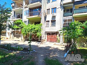 Тристайно жилище до парк и спортна зала в гр. Стражица Трехкомнатная 84 кв.м Кирпич 2000 г. 1 этаж Не последний | Квартиры | Стражица