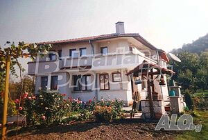 Масивна двуетажна къща с двор в с. Разбойна, близо до Шумен Двухэтажный 295 кв.м РЗП | Дома/Дачи | Разбойна