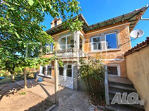 Къща с голям двор и стопански постройки в с. Никюп Двухэтажный 110 кв.м РЗП | Дома/Дачи | Никюп