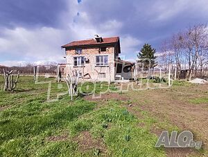 Къща с голям двор между Карлово и Пловдив Двухэтажный 189 кв.м РЗП | Дома/Дачи | Долна махала