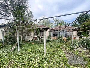 Стара къща с голям двор на 2 км. от плажовете на „Русалка“ Двухэтажный 117 кв.м РЗП | Дома/Дачи | Свети Никола