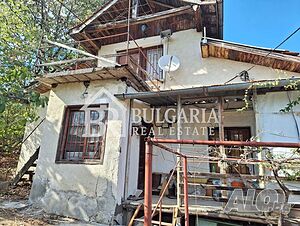 Продава се вила с голям двор в с. Мухово, Софийска област 40 кв.м РЗП 742 кв.м двор | Дома/Дачи | Мухово