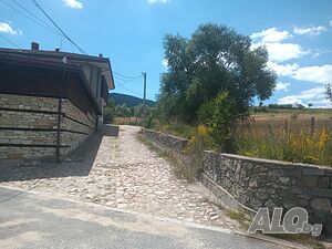 До центъра на Копривщица. Продавам УПИ 353 кв.м., улица, ток, вода, канал. Продажа 353 кв.м Под застройку (УПИ) С электричеством Водопровод | Участки под застройку, Инвестиционные проекты | Копривщица