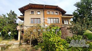 Просторна двуетажна къща с голям двор в село Хрищени 430 кв.м РЗП 2500 кв.м двор | Дома/Дачи | Хрищени