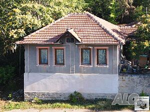 Частично реновирана къща с просторен двор в с. Церова Кория, 15 км. от Велико Търново 130 кв.м РЗП 1150 кв.м двор | Дома/Дачи | Церова кория