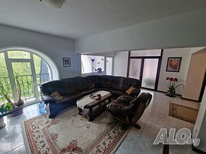 Тристаен апартамент под наем в началото на Алеята на здравето, гр. Благоевград Трехкомнатная 130 кв.м Обставленная Последний этаж | Квартиры, Комнаты | Център Благоевград