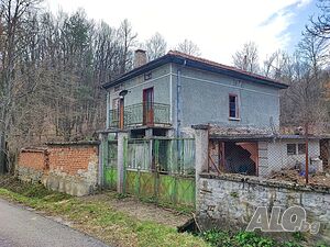 Двуетажна къща в с. Шарани Двухэтажный 77 кв.м РЗП 2000 кв.м двор | Дома/Дачи | Шарани