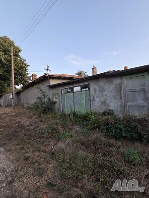 къща Двухэтажный 70 кв.м РЗП 2800 кв.м двор | Дома/Дачи | Единаковци