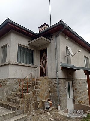 Ремонтирана къща готова за живеене. Двухэтажный 76 кв.м РЗП 1000 кв.м двор | Дома/Дачи | Село Белица Трявна