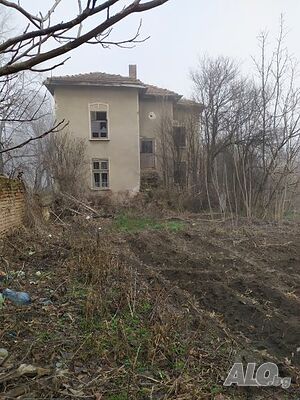 Продава Къща в с. Долни Луковит Двухэтажный 186 кв.м РЗП 2310 кв.м двор | Дома/Дачи | Долни Луковит