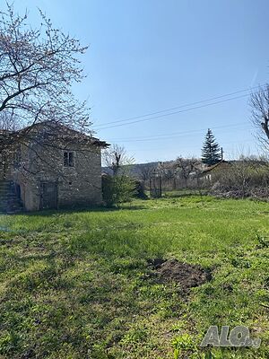 Продавам стара къща с двор Осеново Двухэтажный 96 кв.м РЗП 1050 кв.м двор | Дома/Дачи | Центъра на селото Осеново
