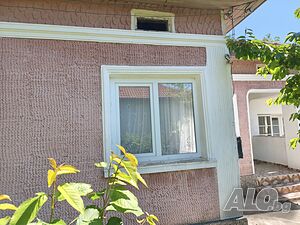 Едноетажна къща, в Центъра, двор 550 кв Одноэтажный 90 кв.м РЗП 550 кв.м двор | Дома/Дачи | Център Генерал Тошево