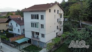 Етаж от къща, 121 кв.м, Мездра - основно обновен, с гараж и градина Трехэтажный 121 кв.м РЗП 40 кв.м двор | Дома/Дачи | ул. Христо Ботев Мездра