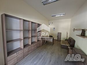 Офис/ магазин под наем в центъра на Плевен Магазин Офис 20 кв.м Первый наземный этаж | Магазины, Офисы | Център Плевен