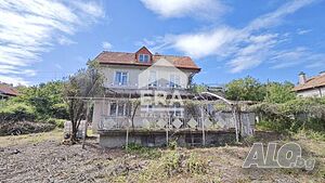 ЕКСКЛУЗИВНО! ЕРА ИмотиТе предлага Двуетажна тухлена вила, в близост до гр. Търговище и главния път С.. Двухэтажный 100 кв.м РЗП 2485 кв.м двор | Дома/Дачи | Търговище