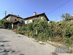 Двуетажна къща с двор 595 кв.м, с. Кремен, община Банско Двухэтажный 128 кв.м РЗП 595 кв.м двор | Дома/Дачи | Център Кремен