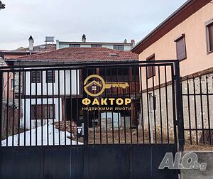 Автентична къща в гр. Батак Двухэтажный 132 кв.м РЗП 330 кв.м двор | Дома/Дачи | Батак