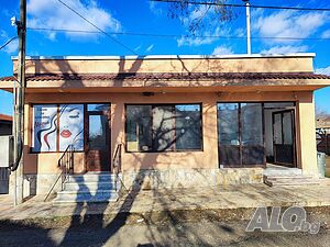 Отдава помещение под наем, подходящо за офис, салон за красота и др. Магазин Офис Медицинский кабинет Салон красоты Другое Салон красоты (место) 20 кв.м Первый наземный этаж | Магазины, Офисы | Трояново
