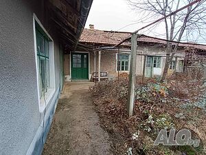 Голяма къща с двор, Ришки проход, панорамен имот, добра локация Одноэтажный 186 кв.м РЗП 1180 кв.м двор | Дома/Дачи | Риш