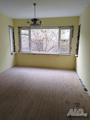 Четиристаен апаратамент в идеален център ДКЦ Св. Пантелеймон Трехкомнатная 142 кв.м Кирпич 1980 г. 2 этаж Не последний | Квартиры | Център Плевен